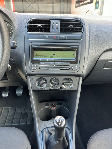 VOLKSWAGEN POLO 2010