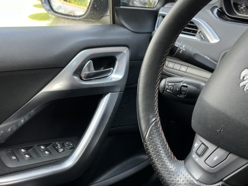 PEUGEOT 2008 CROSSWAY 1.2 110 PREMIERE MAIN 24 400 Kms CRIT AIR 1 ECRAN GPS TACTILE - GARANTIE 1 AN