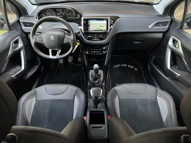 PEUGEOT 2008 CROSSWAY 1.2 110 PREMIERE MAIN 24 400 Kms CRIT AIR 1 ECRAN GPS TACTILE - GARANTIE 1 AN