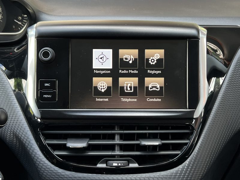 PEUGEOT 2008 CROSSWAY 1.2 110 PREMIERE MAIN 24 400 Kms CRIT AIR 1 ECRAN GPS TACTILE - GARANTIE 1 AN