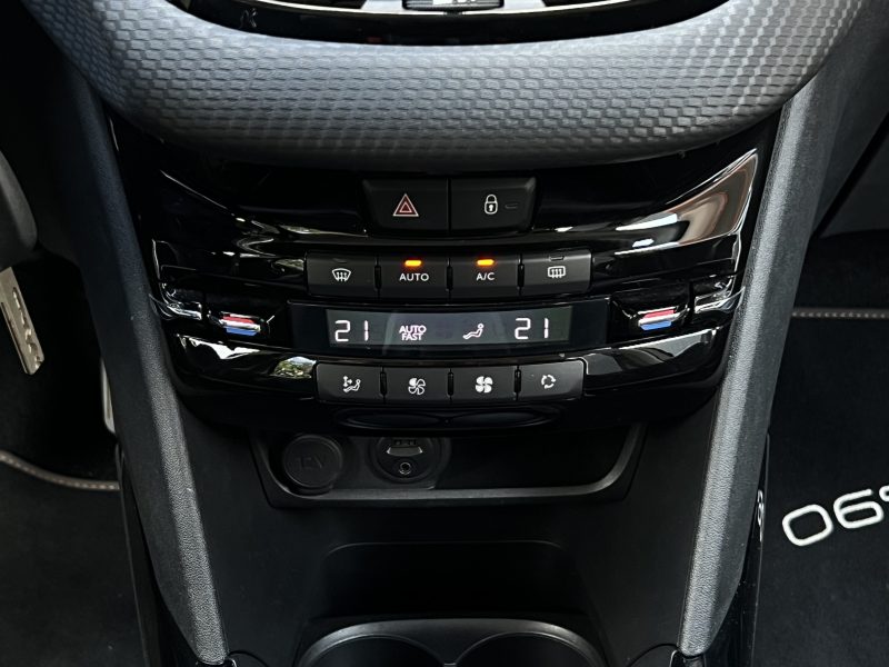 PEUGEOT 2008 CROSSWAY 1.2 110 PREMIERE MAIN 24 400 Kms CRIT AIR 1 ECRAN GPS TACTILE - GARANTIE 1 AN