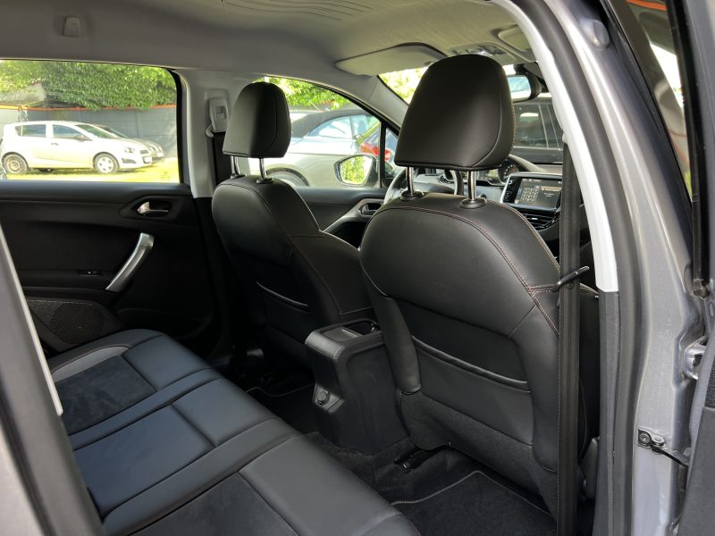 PEUGEOT 2008 CROSSWAY 1.2 110 PREMIERE MAIN 24 400 Kms CRIT AIR 1 ECRAN GPS TACTILE - GARANTIE 1 AN