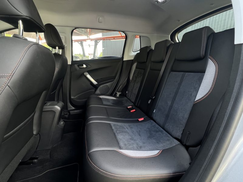 PEUGEOT 2008 CROSSWAY 1.2 110 PREMIERE MAIN 24 400 Kms CRIT AIR 1 ECRAN GPS TACTILE - GARANTIE 1 AN