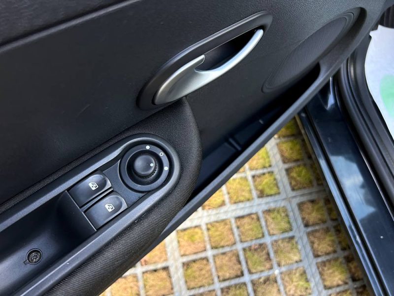 RENAULT CLIO 3 III PHASE 2 ESTATE / BREAK 1.2 100 Cv CRIT AIR 1 - GARANTIE 1 AN