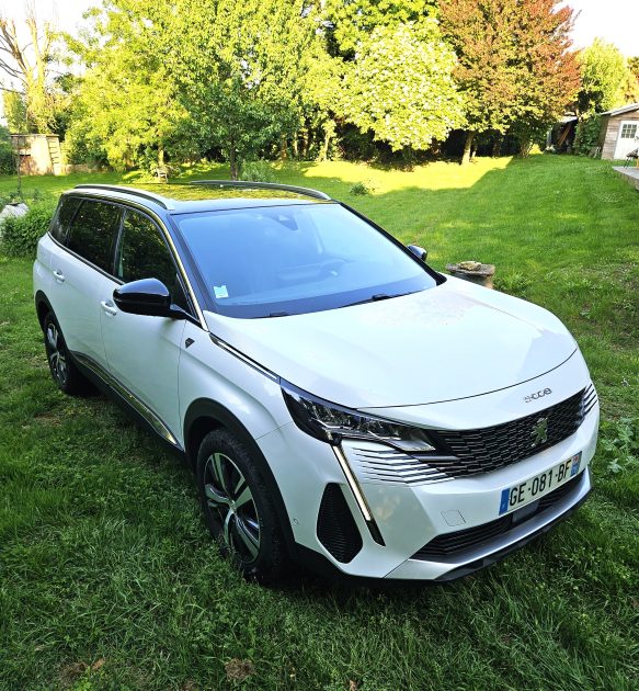 PEUGEOT 5008II  SERIE ROAD TRIP S&S PURETECH 130CV EAT8 7 PLACES