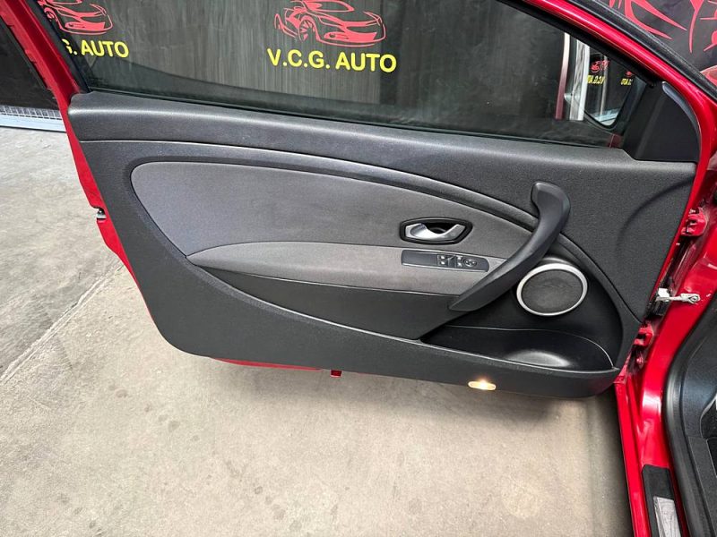 RENAULT MEGANE 1.9 DCI 130 Dynamique 