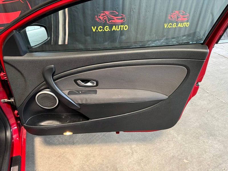 RENAULT MEGANE 1.9 DCI 130 Dynamique 