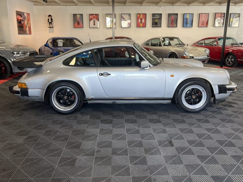PORSCHE 911 Carrera 3.2 - 1989