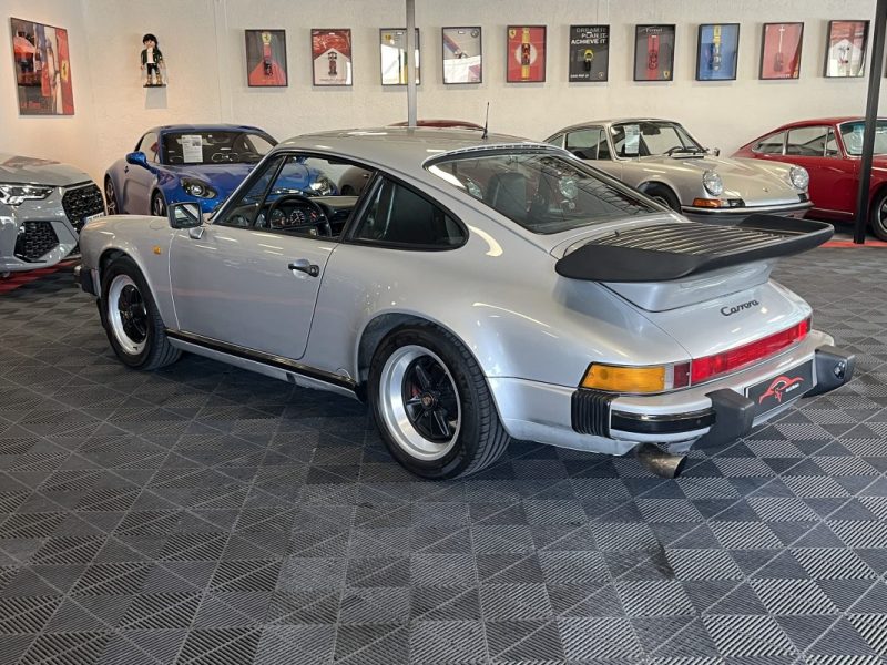 PORSCHE 911 Carrera 3.2 - 1989