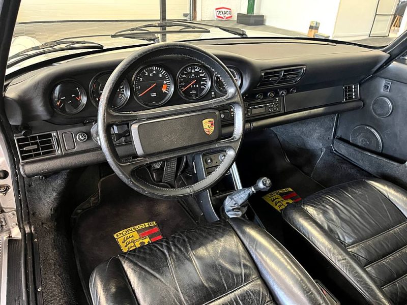 PORSCHE 911 Carrera 3.2 - 1989
