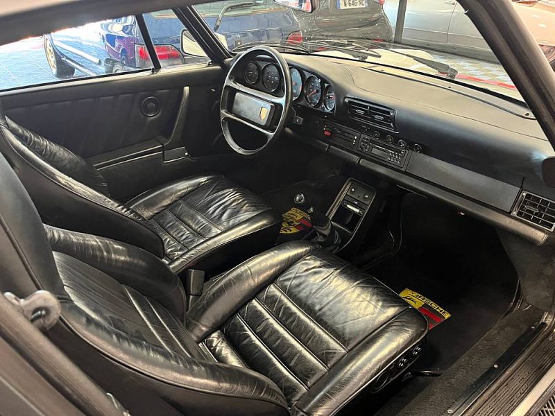 PORSCHE 911 Carrera 3.2 - 1989