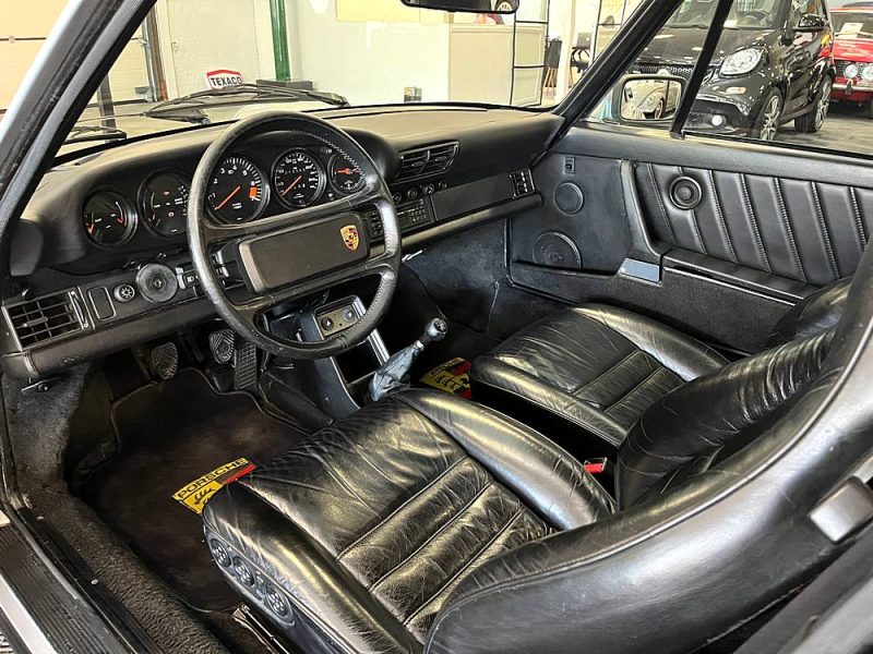 PORSCHE 911 Carrera 3.2 - 1989