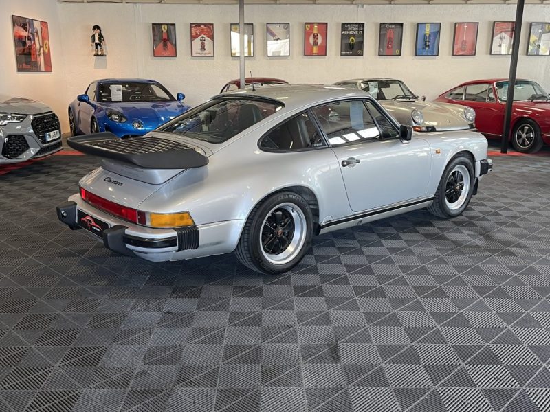 PORSCHE 911 Carrera 3.2 - 1989