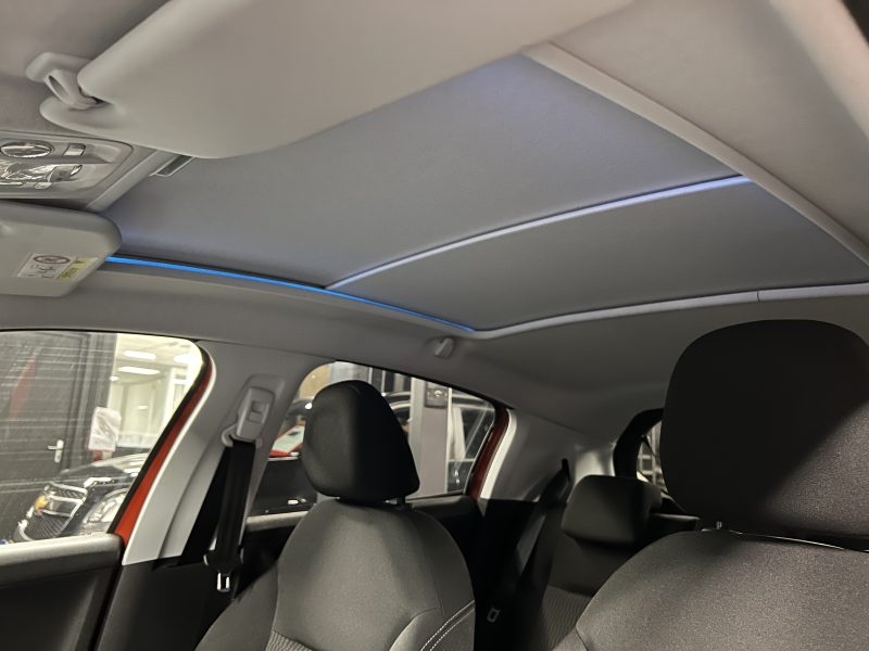 PEUGEOT 208 PHASE 2 1.2 82 Cv APPLE CARPLAY & ANDROID TOIT PANO CAMERA / 23 800 Kms - GARANTIE 1 AN