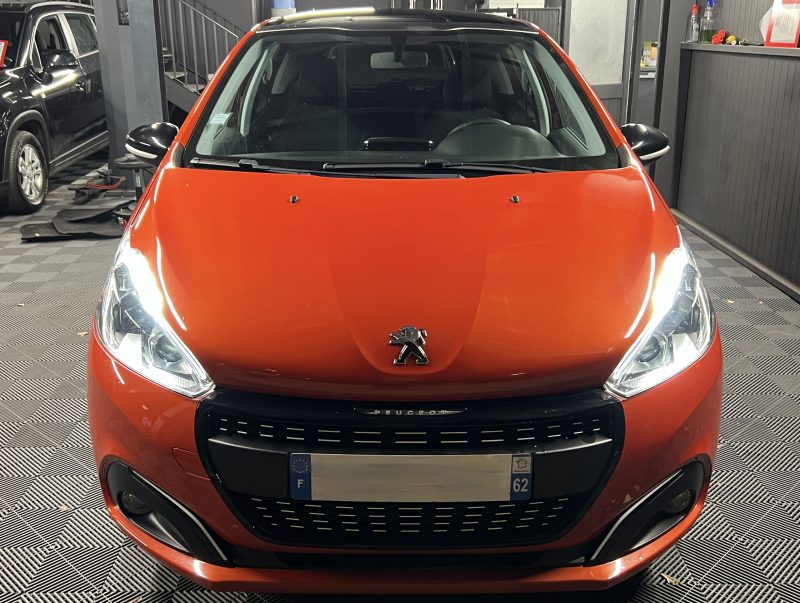 PEUGEOT 208 PHASE 2 1.2 82 Cv APPLE CARPLAY & ANDROID TOIT PANO CAMERA / 23 800 Kms - GARANTIE 1 AN