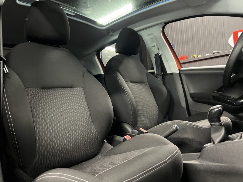 PEUGEOT 208 PHASE 2 1.2 82 Cv APPLE CARPLAY & ANDROID TOIT PANO CAMERA / 23 800 Kms - GARANTIE 1 AN