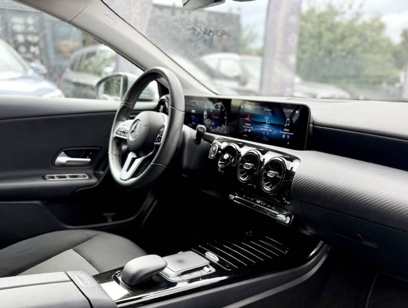 MERCEDES CLASSE A IV 180 D BUSINESS LINE 8G-DCT