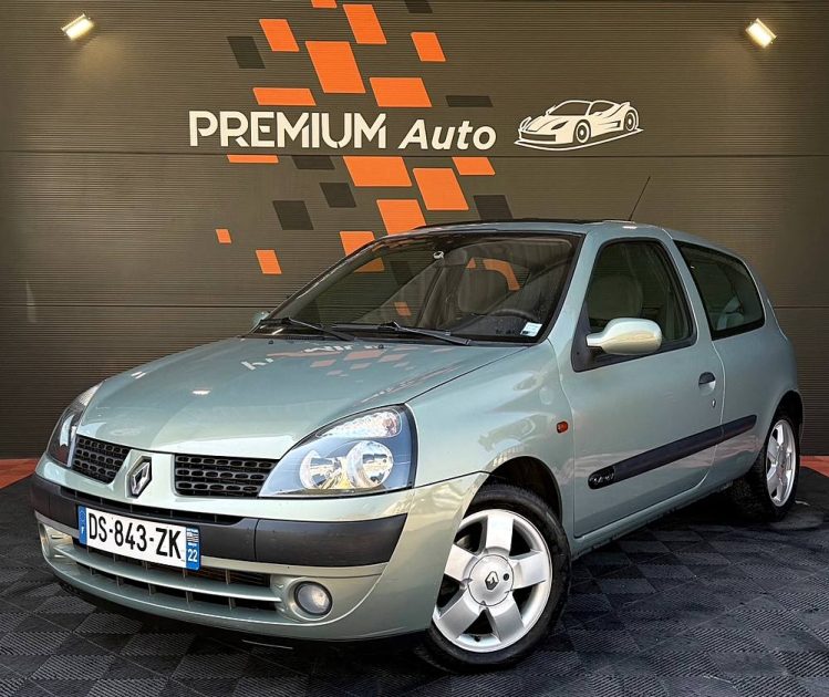 RENAULT CLIO 1.4 i 100 cv Authentique Luxe toit Ouvrant Distribution Neuve 