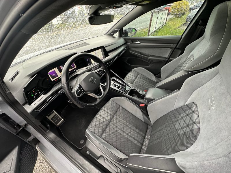 VOLKSWAGEN GOLF 2023