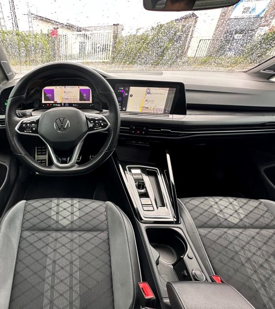 VOLKSWAGEN GOLF 2023