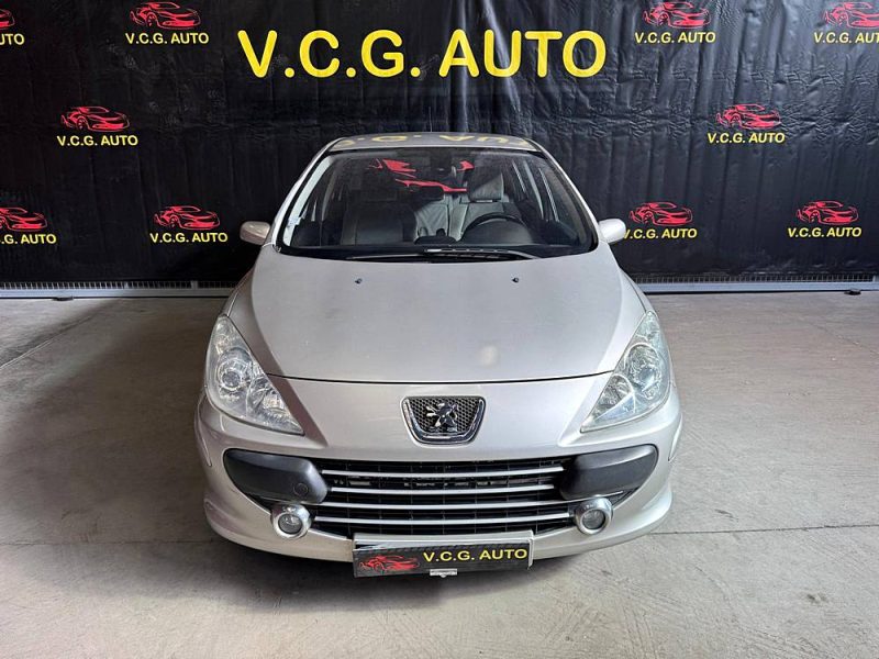 PEUGEOT 307 2.0i 140 Executive Pack 