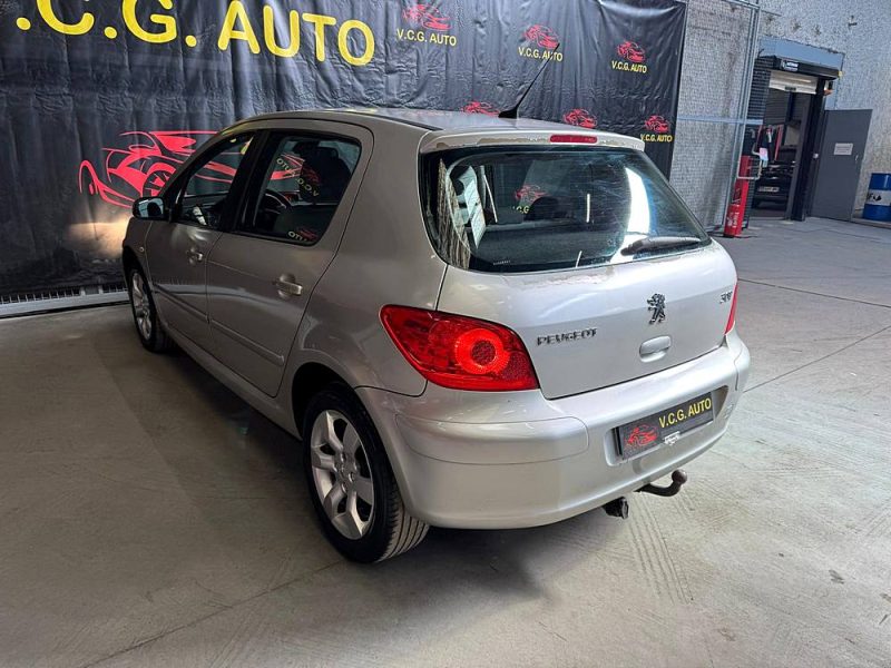 PEUGEOT 307 2.0i 140 Executive Pack 