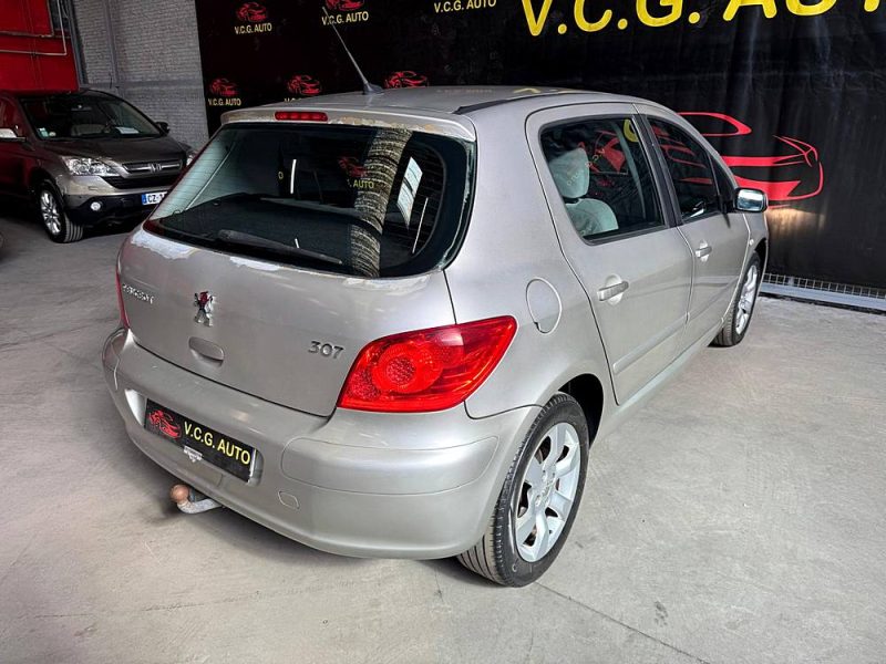 PEUGEOT 307 2.0i 140 Executive Pack 