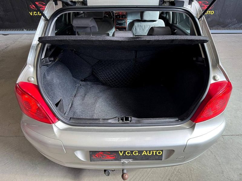 PEUGEOT 307 2.0i 140 Executive Pack 