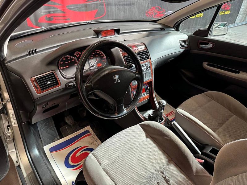 PEUGEOT 307 2.0i 140 Executive Pack 