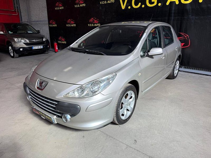 PEUGEOT 307 2.0i 140 Executive Pack 