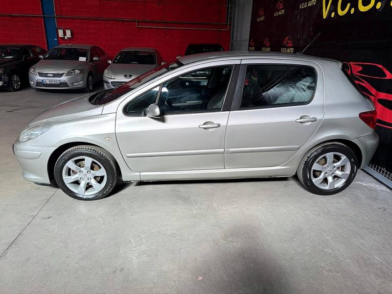 PEUGEOT 307 2.0i 140 Executive Pack 