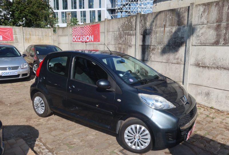 PEUGEOT 107 2011