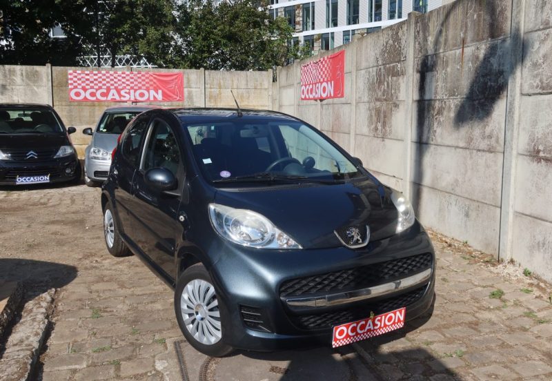 PEUGEOT 107 2011