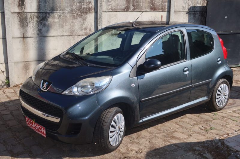 PEUGEOT 107 2011