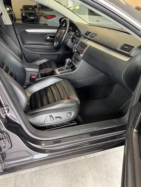 VOLKSWAGEN PASSAT CC 2011