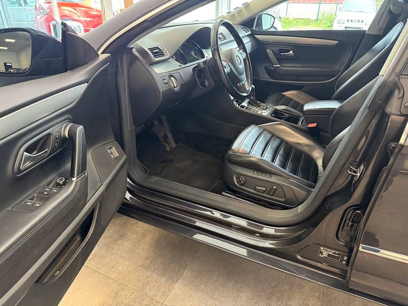 VOLKSWAGEN PASSAT CC 2011