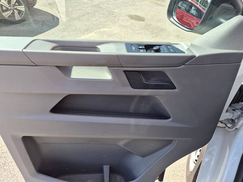 VOLKSWAGEN TRANSPORTER 2021