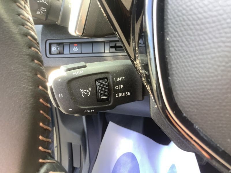 Peugeot 3008 Hybrid 145 e-DCS6 Allure Pack