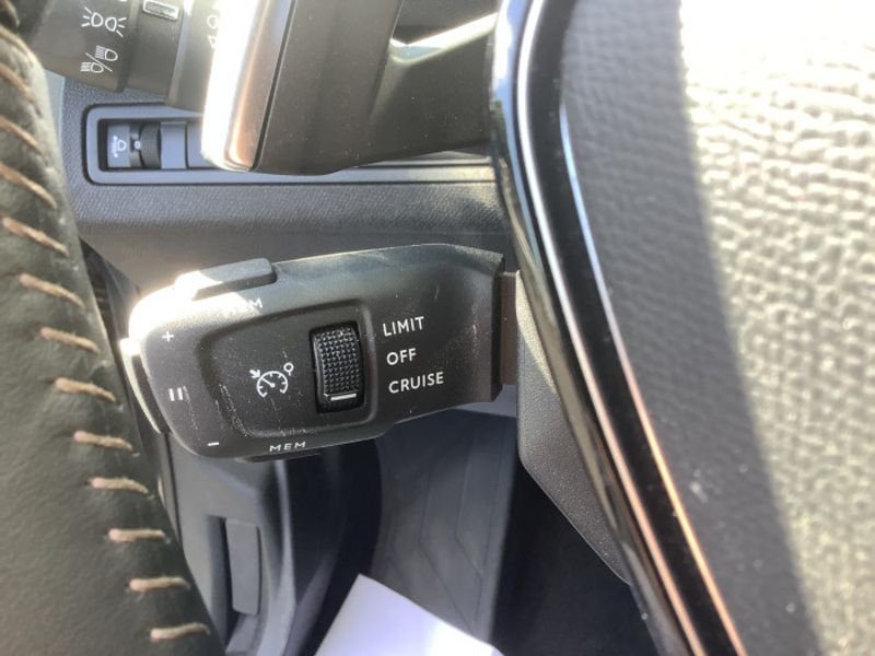 Peugeot 3008 Hybrid 145 e-DCS6 Allure Pack