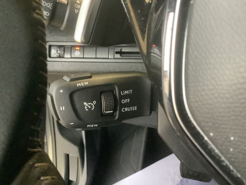Peugeot 3008 BlueHDi 130ch S&S EAT8 Allure Pack
