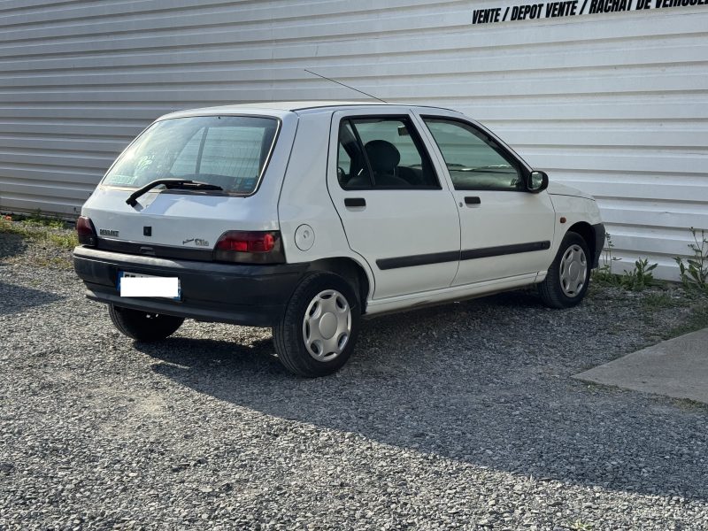 RENAULT CLIO 1995