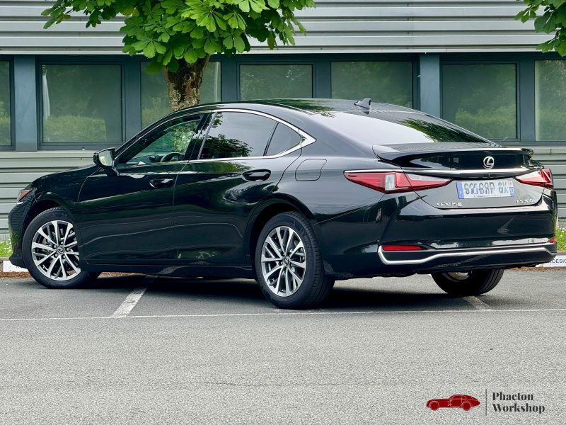 LEXUS ES300H 2023