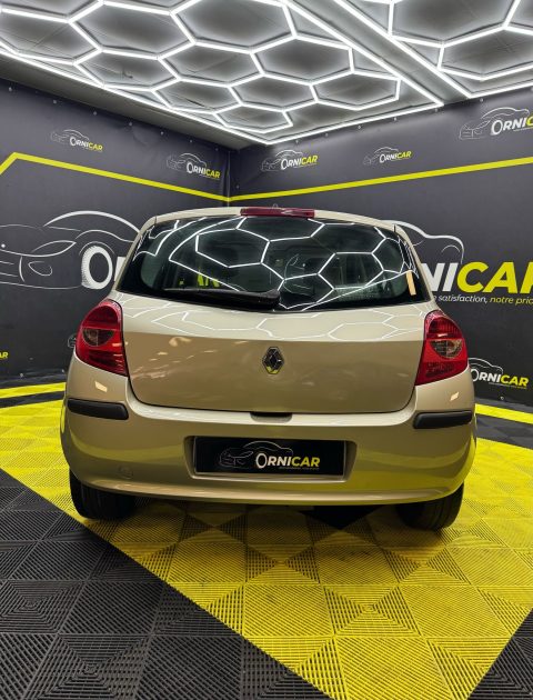 RENAULT CLIO III 1.5 DCI