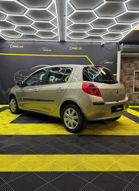 RENAULT CLIO III 1.5 DCI