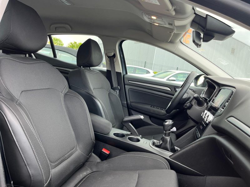 RENAULT MEGANE IV 115ch BUSINESS 1.5 BLUEDCI