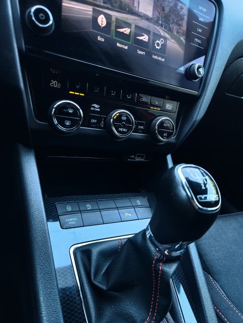 SKODA OCTAVIA Combi RS 2.0 TSI 245*LED*CARPLAY*VELVET*