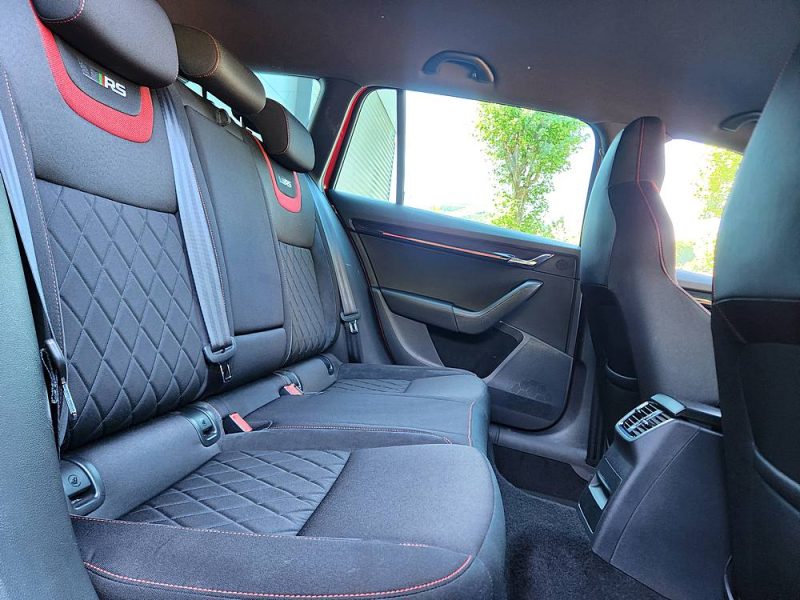 SKODA OCTAVIA Combi RS 2.0 TSI 245*LED*CARPLAY*VELVET*