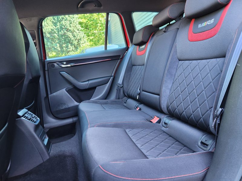 SKODA OCTAVIA Combi RS 2.0 TSI 245*LED*CARPLAY*VELVET*