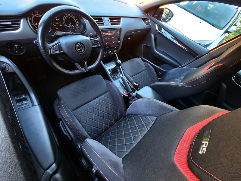 SKODA OCTAVIA Combi RS 2.0 TSI 245*LED*CARPLAY*VELVET*