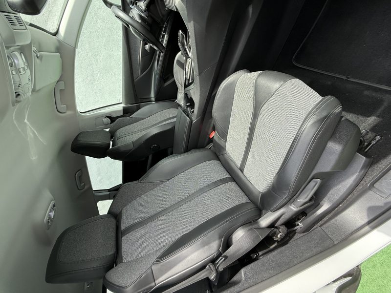 PEUGEOT 5008 II (MC_, MJ_, MR_, M4_) 0001